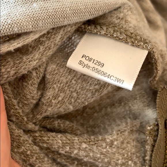 Green hoodie - Picture 7 of 7